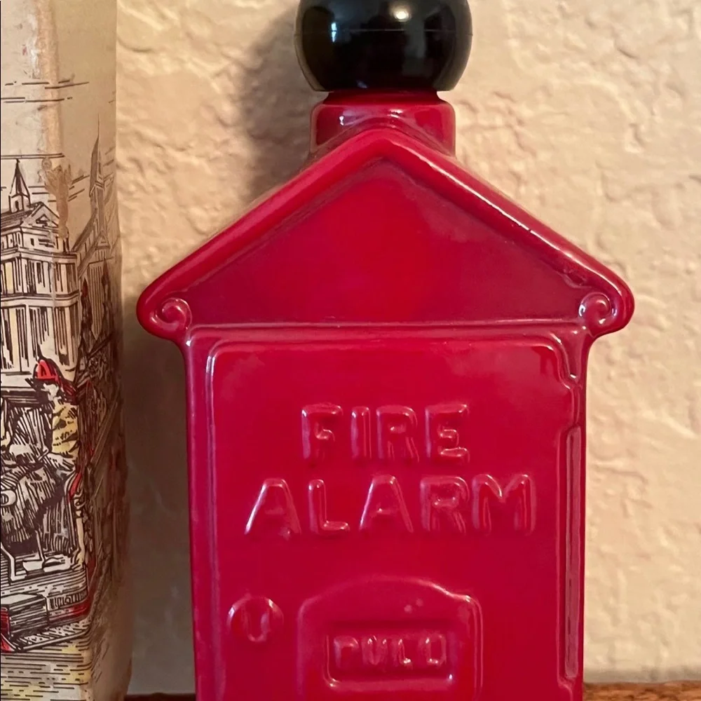 Vintage‎ Avon Fire Alarm Box Bottle Avon Spicy After Shave 1970's